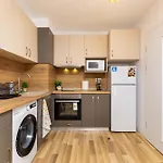 Bright And Modern 1bdr In By Flat Manаger 아파트 *