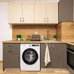 아파트 Bright And Modern 1bdr In By Flat Manаger