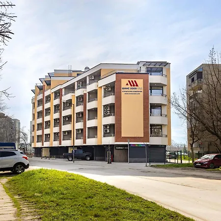Апартамент Bright And Modern 1bdr In By Flat Manаger