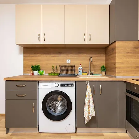 Апартамент Bright And Modern 1bdr In By Flat Manаger